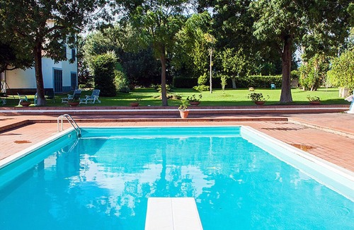 Eboli Villa | An old farmhouse expertly restored and transformed into a prestigious villa