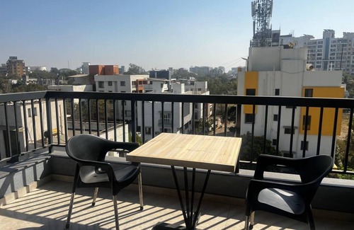 Nashik Apartment | Anahat Host ALL BackPacker 2BHK 2 Bed Ac Max 6 Pax