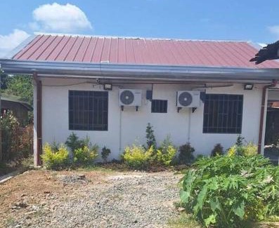 Alfonso Apartment | Anas Sweet Home w Wifi, Karaoke n Free Parking