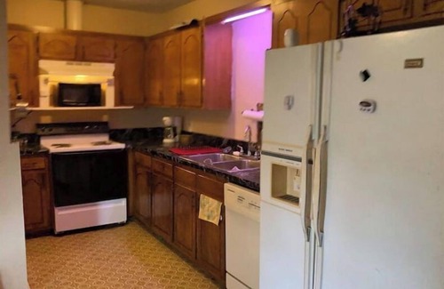 Wichita Falls House | AnB WFSuites.Sleeps12. 6Bedrooms