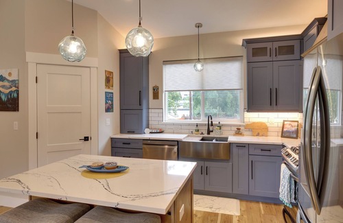 Sand Lake Apartment | Anchorage Apartment w/a View ~ 3 Mi to Airport