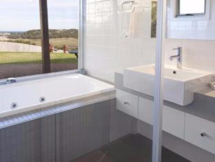 Port Campbell Cabin | Anchors Port Campbell