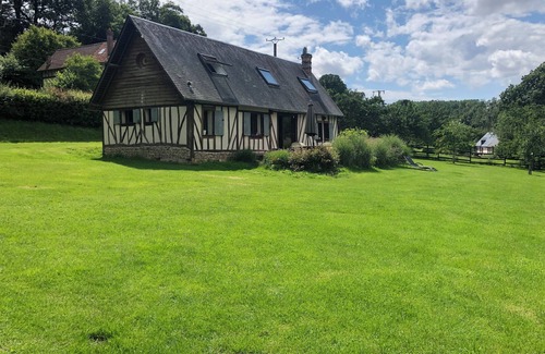 Saint-Quentin-des-Isles House | Ancien Pressoir Normand Dans la Vallée de la Charentonne Classé Natura 2000