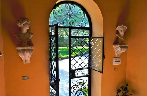 Milazzo House | ancient 1700 Villa facing Eolie Island