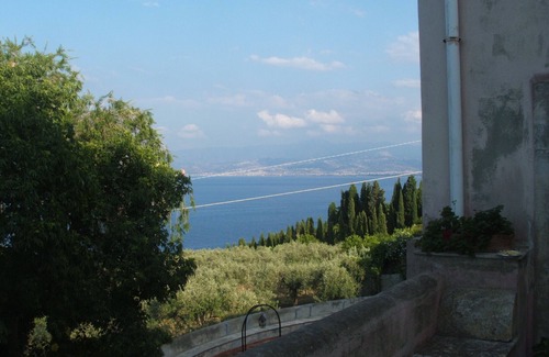 Milazzo House | ancient 1700 Villa facing Eolie Island