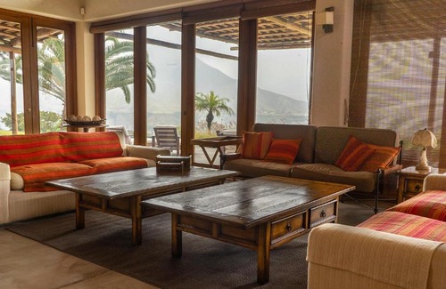 Santa Cruz de Flores Hotel | Andenes de Azpitia