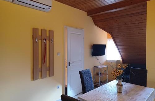 Balatongyorok Apartment | Andrea Apartmanház