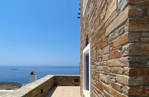 Kipri Villa | andros prive suites villa vibrand