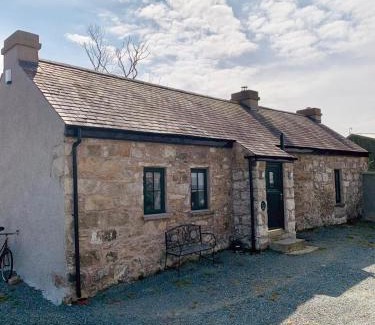 Newry House | Andy's Home Cottage