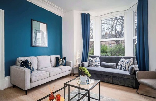 Anfield House | Anfield House - Liverpool Retreat 7 Bedroom Home