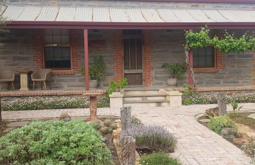 Angaston Bed & Breakfast | Angaston's Rusty Olive B&B