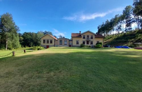 Rejmyre Bed & Breakfast | Ängbacka