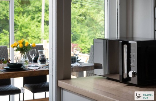 Alton Cottage | Angel Cottage 5 mins drive to Alton Towers