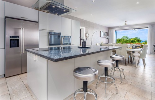 Halcyon Heights House | Angel Heights - Deluxe Villa, Close to Holetown