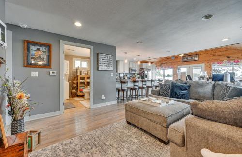 Clarion House | Anglers Cottage on Lake Cornelia Pets Welcome!