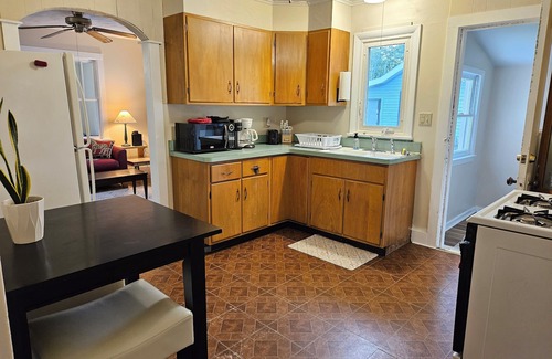 Lake Erie Beach Cottage | Angola Cottage with Private Beach Access!