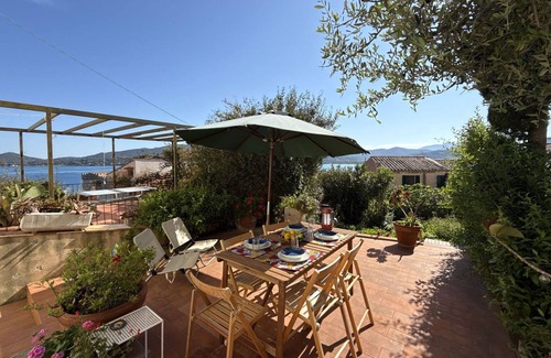 Portoferraio Old Town Apartment | Angoli del Mare, a corner of paradise!