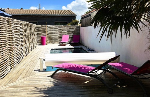 Angoulins House | Angoulins 60m2 house heated pool 2 bedrooms 80m from the sea
