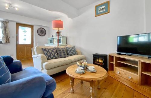 Wells House | Anjou Bijou