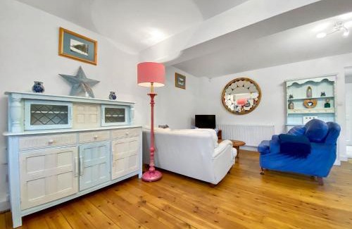 Wells House | Anjou Bijou