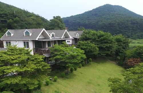 Taean House | Anmyeondo Lake Park Pension