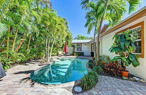 Holmes Beach House | Anna Maria Island Surfside Bungalow