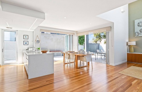 Sunshine Beach Apartment | Anna - Superbly Stylish Luxury Townhouse with Private Pool