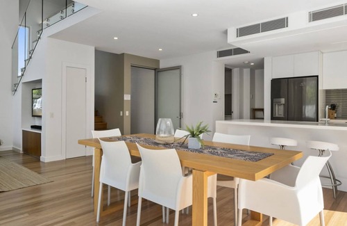 Sunshine Beach Apartment | Anna - Superbly Stylish Luxury Townhouse with Private Pool