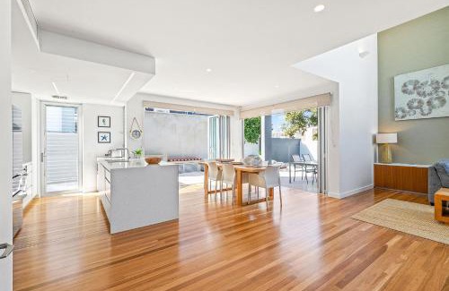 Sunshine Beach House | Anna Superbly Stylish Luxury Townhouse
