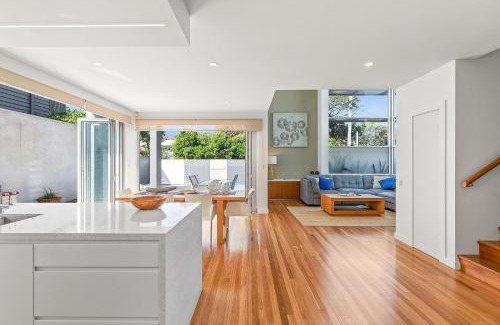 Sunshine Beach House | Anna Superbly Stylish Luxury Townhouse