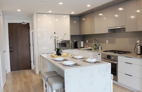 Metrotown Apartment | Anna Town Home