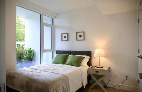 Metrotown Apartment | Anna Town Home