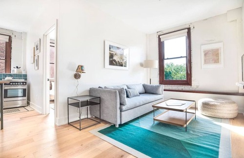 Yamacraw Village Apartment | Annabelle 3B - Bright King Bedroom Near Nightlife