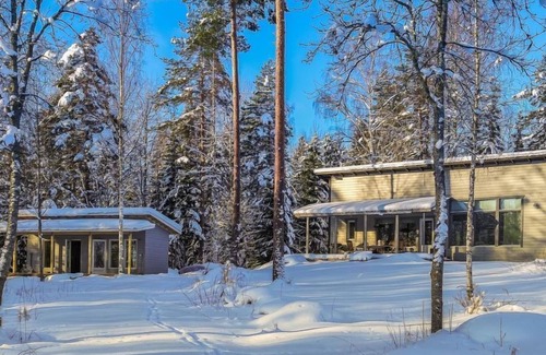 Etelainen House | Annelinniemi by Interhome