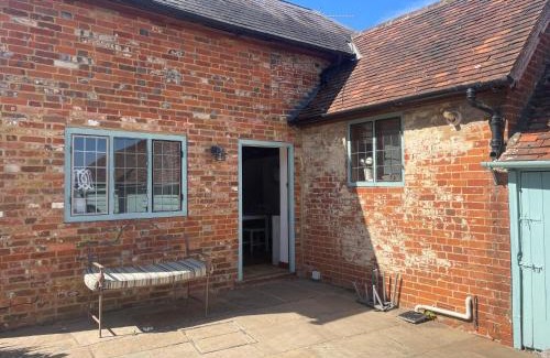 Greywell House | Annex at Southfields in idyllic Hampshire village