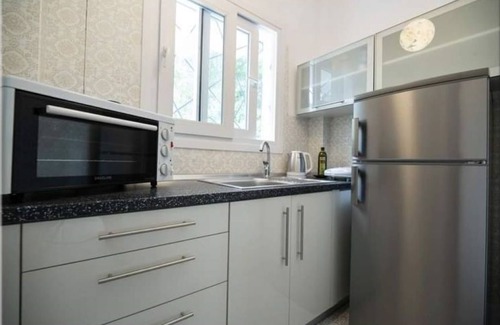 Agia Triada Apartment | Anni's cozy apartment 50m from the beach!