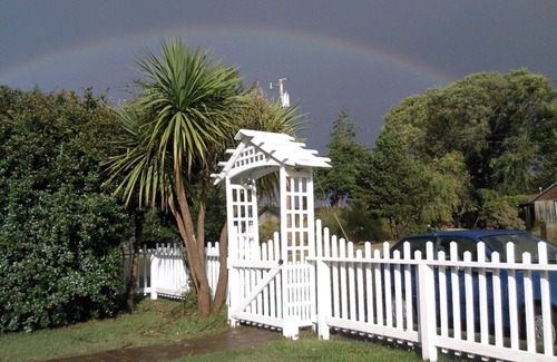 Coos Bay House | Annie's Cottage, Quiet Getaway, Peaceful Waterfall