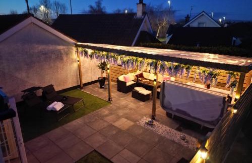 Lisnagunogue House | AnnieRose Cottage- Luxury 3bedroom Cottage with Hot Tub