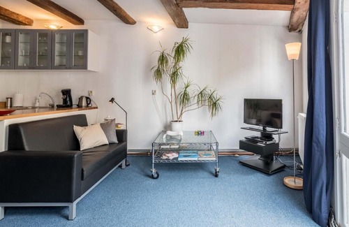 Burgwallen Nieuwe Zijde Bed & Breakfast | Anny's Warehouse City Centre!