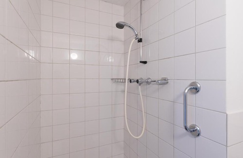 Burgwallen Nieuwe Zijde Bed & Breakfast | Anny's Warehouse City Centre!