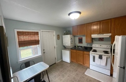 Anoka Apartment | Anoka 1 bedroom Apartment in Old Victorian House
