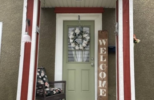 Anoka Apartment | Anoka 1 bedroom Apartment in Old Victorian House
