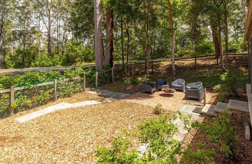 Smiths Lake House | Ansett Cottage set in the serene charm of Smiths Lake