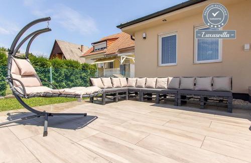 Vonyarcvashegy Villa | Antónia Luxusvilla