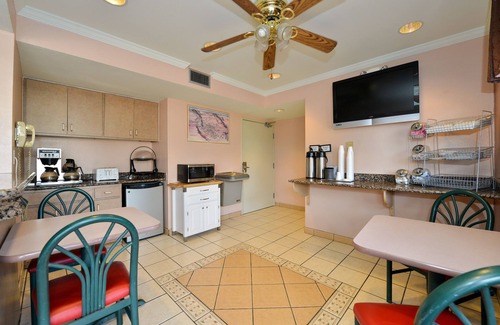Anthony House | Anthony Inn