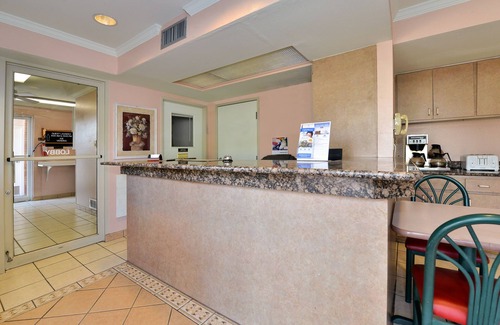 Anthony House | Anthony Inn