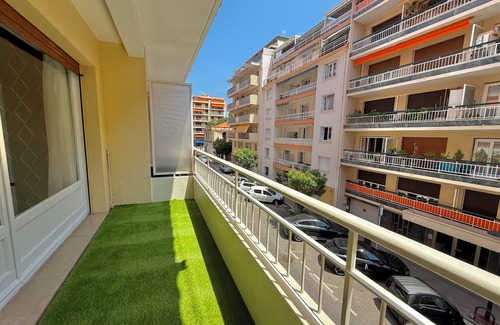 Antibes Old Town Condo | Antibes hyper center - 4 people - close to shops and beaches