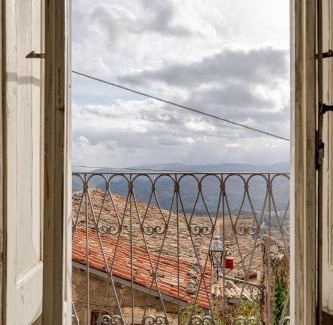 Calascio House | Antica Roccia a Calascio con idromassaggio