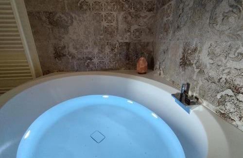 Calascio House | Antica Roccia a Calascio con idromassaggio