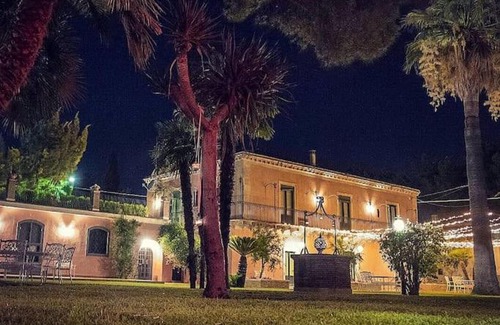 Mascalucia Villa | Antico Casale Merlot - ten beds